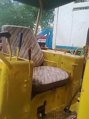 ขายแทรกเตอร์KOMATSU D20p-5 เอกสารอิมวอย สภาพสวยพร้อมใช้ ติดต่อได้ที่คุณ อ๊อฟ พิจิตร 086-737-9991