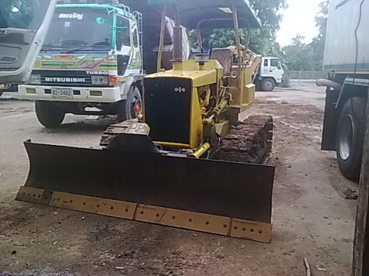 ขายแทรกเตอร์KOMATSU D20p-5 เอกสารอิมวอย สภาพสวยพร้อมใช้ ติดต่อได้ที่คุณ อ๊อฟ พิจิตร 086-737-9991