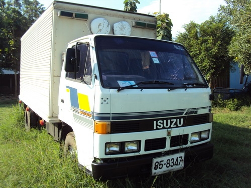 ขายรถ6ล้อNKR 110แรง ตู้แห้งพร้อมใช้