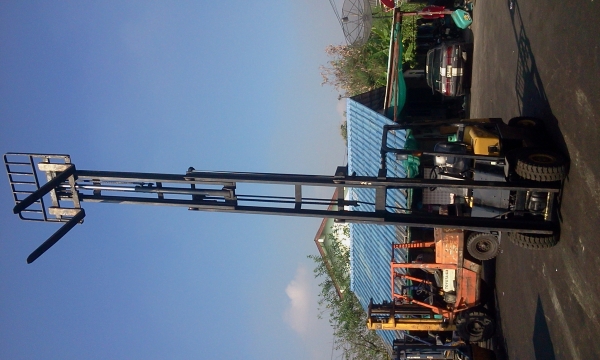 รถโฟล์คลิฟ 1.5 ตัน ยก 6 เมตร รถโฟล์คลิฟ 1.5 ตัน ยก 6 เมตร