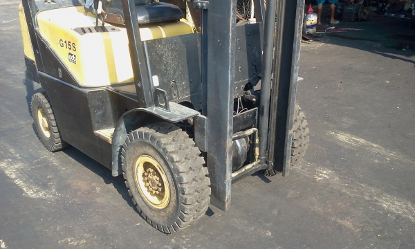 รถโฟล์คลิฟ 1.5 ตัน ยก 6 เมตร รถโฟล์คลิฟ 1.5 ตัน ยก 6 เมตร