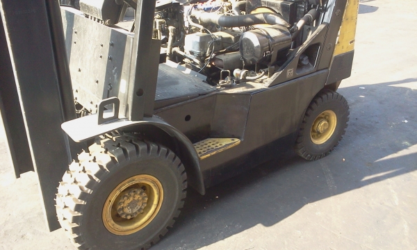 รถโฟล์คลิฟ 1.5 ตัน ยก 6 เมตร รถโฟล์คลิฟ 1.5 ตัน ยก 6 เมตร