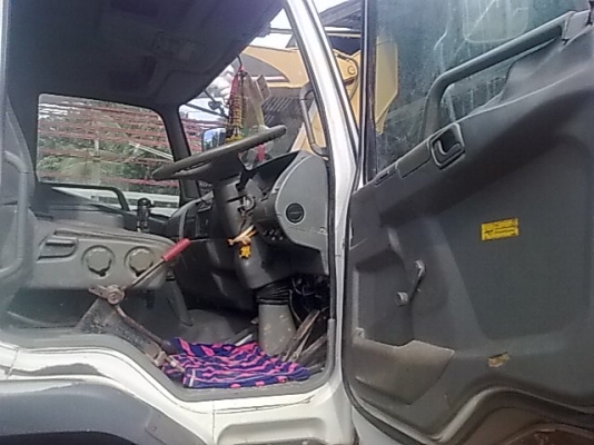 ขายMITSUBISHI FN627M6 260แรงม้ากระบะสามมิตรรอลเฉียงมีระบบลากพ่วงให้พร้อม สภาพสวยพร้อมใช้ ราคาต่อรองกันได้ ติดต่อได้ที่คุณอ๊อฟ พิจิตร 086-737-9991