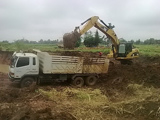 ขายMITSUBISHI FN627M6 260แรงม้ากระบะสามมิตรรอลเฉียงมีระบบลากพ่วงให้พร้อม สภาพสวยพร้อมใช้ ราคาต่อรองกันได้ ติดต่อได้ที่คุณอ๊อฟ พิจิตร 086-737-9991