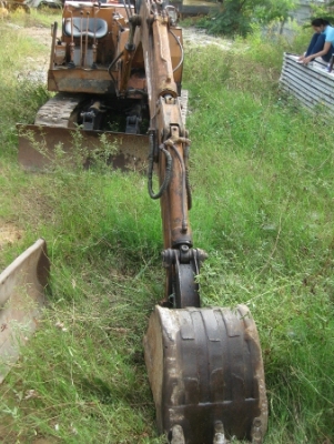 ขายถูกตามสภาพ-รถขุด FURUKAWA: FH 10A สภาพเครื่องดี เพียงแต่โรลเลอร์แตกเท่านั้น