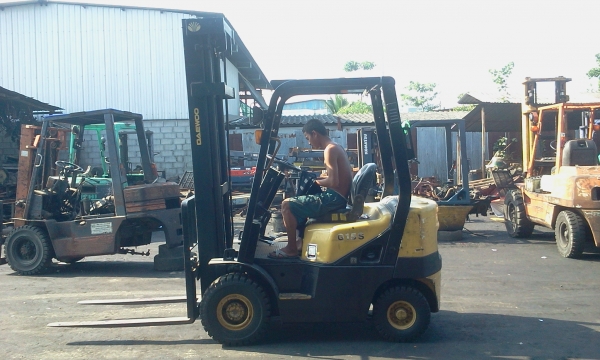 รถโฟล์คลิฟ 1.5 ตัน ยก 6 เมตร