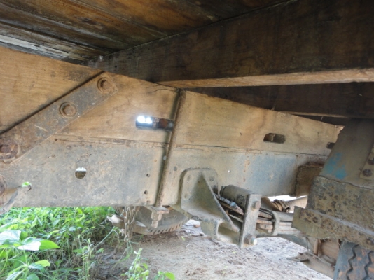 MITSUBISHI  6 ล้อ    มีเล่มทะเบียนพร้อมค่ะ