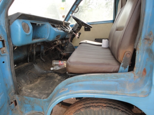 MITSUBISHI  6 ล้อ    มีเล่มทะเบียนพร้อมค่ะ