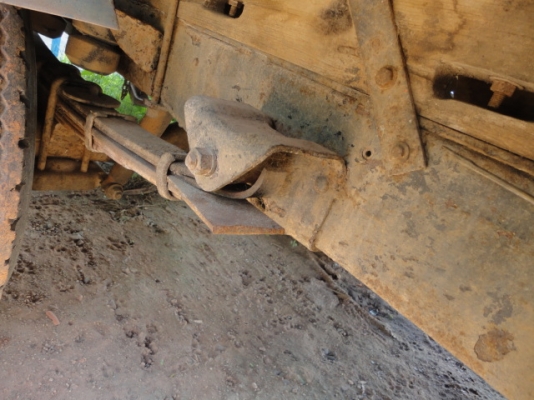 MITSUBISHI  6 ล้อ    มีเล่มทะเบียนพร้อมค่ะ