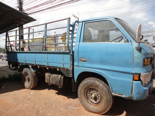 MITSUBISHI  6 ล้อ    มีเล่มทะเบียนพร้อมค่ะ