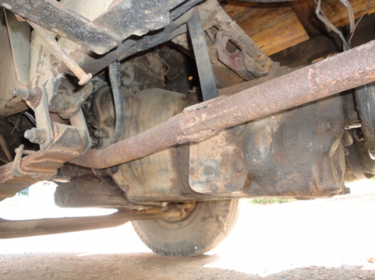 MITSUBISHI  6 ล้อ    มีเล่มทะเบียนพร้อมค่ะ