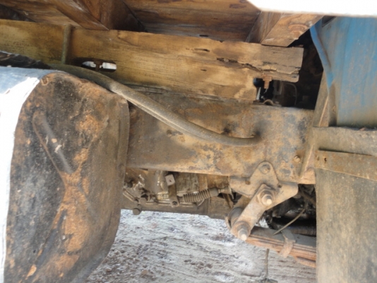 MITSUBISHI  6 ล้อ    มีเล่มทะเบียนพร้อมค่ะ