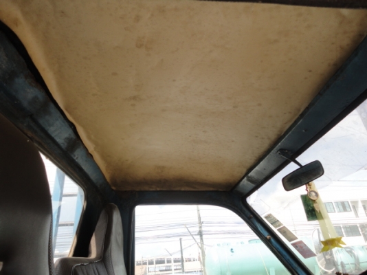 MITSUBISHI  6 ล้อ    มีเล่มทะเบียนพร้อมค่ะ