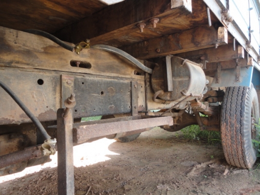 MITSUBISHI  6 ล้อ    มีเล่มทะเบียนพร้อมค่ะ