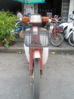 ขาย c700 แดง แห้ง ครบ ถูกๆ