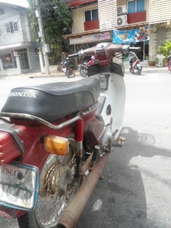 ขาย c700 แดง แห้ง ครบ ถูกๆ