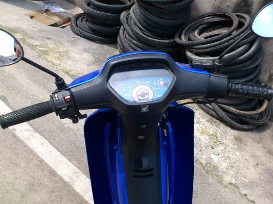 ขาย WAVE100 ปี46 สีน้ำเงินดำ เครื่องเดิมแน่นมากต้องมาลองขับดู เอกสารครบพร้อมโอน ราคา14500 สนใจโทร 0875533323 ขาย WAVE100 ปี46 สีน้ำเงินดำ เครื่องเดิมแน่นมากต้องมาลองขับดู เอกสารครบพร้อมโอน ราคา14500 สนใจโทร 0875533323