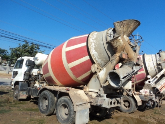 ขายถูก รถโม่ปูน NISSAN 320 hp ปี 48