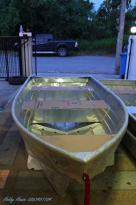 เรืออลูPhoenixท้องV12ฟุต