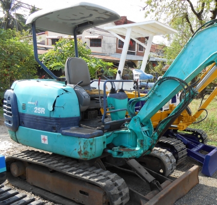 ขายรถขุด KOMUTSU PC25-8 รุ่นปัจจุบัน รุ่นล่าสุด รถนำเข้าไม่เคยใช้งานในเมืองไทย รถพร้อมใช้