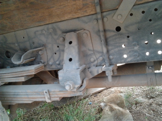 ISUZU ELF NPR 150 HP EURO2 ปี 52 กระบะคอกเหล็กยาว 5.30 เมตร เครื่องแรงดีภายในสวย แอร์ พวงมาลัยเพาเวอร์ ช่วงล่างคัชซีสวย ยางสภาพดี 80\% พร้อมใช้งาน ทะเบียนภาษีครบไม่มีขาดพร้อมโอนครับ