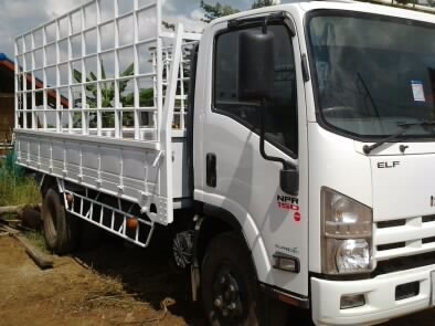 ISUZU ELF NPR 150 HP EURO2 ปี 52 กระบะคอกเหล็กยาว 5.30 เมตร เครื่องแรงดีภายในสวย แอร์ พวงมาลัยเพาเวอร์ ช่วงล่างคัชซีสวย ยางสภาพดี 80\% พร้อมใช้งาน ทะเบียนภาษีครบไม่มีขาดพร้อมโอนครับ