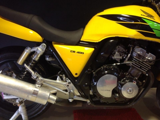 นุรังสิต___ขาย CB400 ปี93 รถเดิมๆๆ สวยๆ เครื่องดี เอกสารอินวอยเเท้ตัวจริง   ราคา 57000 พร้อมส่งทั่วไทย ดูเลย