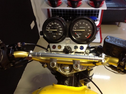 นุรังสิต___ขาย CB400 ปี93 รถเดิมๆๆ สวยๆ เครื่องดี เอกสารอินวอยเเท้ตัวจริง   ราคา 57000 พร้อมส่งทั่วไทย