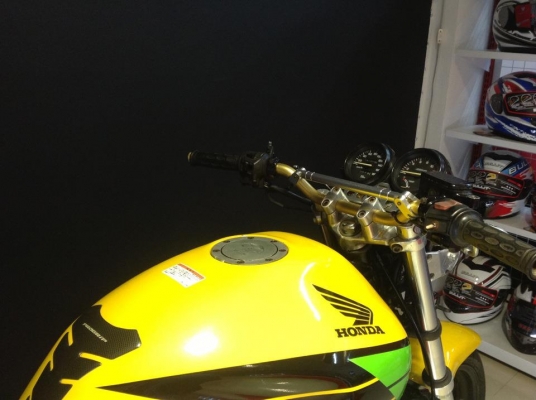 นุรังสิต___ขาย CB400 ปี93 รถเดิมๆๆ สวยๆ เครื่องดี เอกสารอินวอยเเท้ตัวจริง   ราคา 57000 พร้อมส่งทั่วไทย