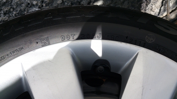 >>ขายกะทะล้อ พร้อมยาง ปี 2011<<