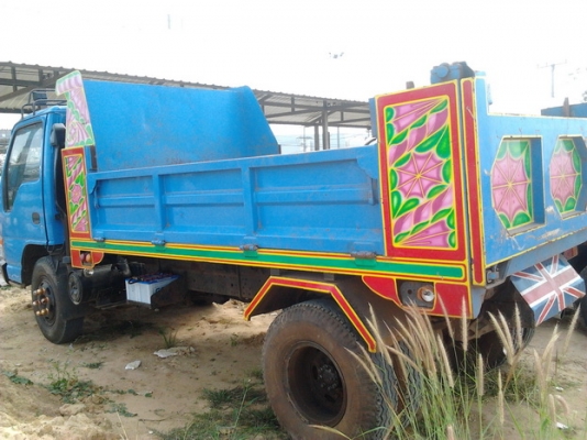 ISUZU NPR 130 HP TURBO 4HG1 หกล้อดั๊มพ์ กระบะดั๊มพ์เหล็ก 4 ตันยิงหน้ายาว 3.60 เมตร เครื่องดีภายในเก๋งสวยครบ แอร์ พวงมาลัยเพาเวอร์ ช่วงล่างเฟืองท้ายใหญ่ คัชซีไม่มีดาม ยาง 8.25 ขอบ 16 สภาพดี 70\% เอกสารเล่มทะเบียนครบพร้อมโอนครับ ISUZU NPR 130 HP TURBO 4HG1 หกล้อดั๊มพ์ กระบะดั๊มพ์เหล็ก 4 ตันยิงหน้ายาว 3.60 เมตร เครื่องดีภายในเก๋งสวยครบ แอร์ พวงมาลัยเพาเวอร์ ช่วงล่างเฟืองท้ายใหญ่ คัชซีไม่มีดาม ยาง 8.25 ขอบ 16 สภาพดี 70\% เอกสารเล่มทะเบียนครบพร้อมโอนครับ