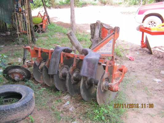 ขายรถไถ 32แรง 265000 บาท พร้อมอุปกรณ์