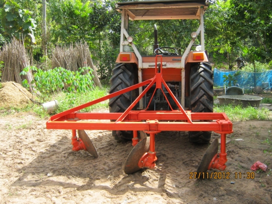 ขายรถไถ 32แรง 265000 บาท พร้อมอุปกรณ์