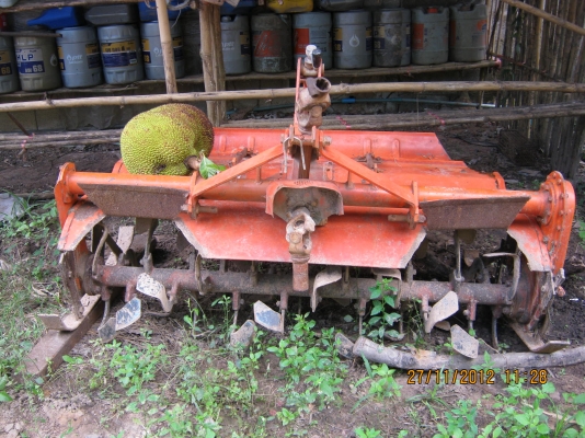 ขายรถไถ 32แรง 265000 บาท พร้อมอุปกรณ์