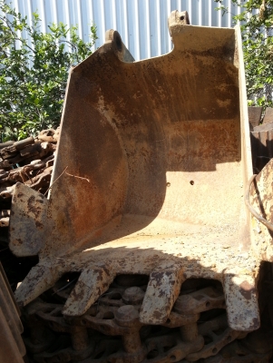 ขายบุ้งกี๊ใส่ KOBELCO 200 m3 สวยๆๆ รถตัดเอง