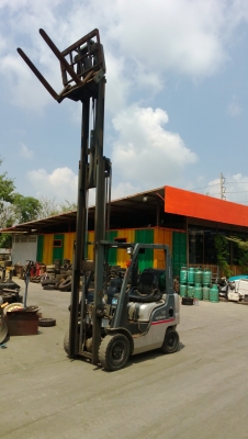 รถยกนิสสัน 1.5 ตัน เสาสูง 4.5 เมตร งาเทได้ เกียร์ธรรมดา เครื่องเบนซินติดแก๊ส