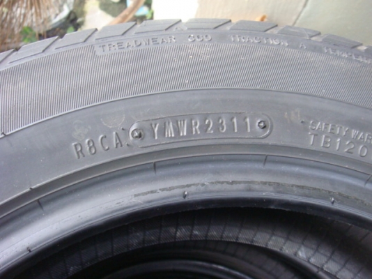 ขายยาง 185/60/15 Dunlop ปี 11 ขายยาง 185/60/15 Dunlop ปี 11