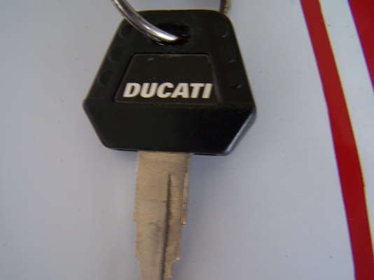 ขาย สองคัน ducati และ Vespa  คับ ราคาถูกสุดๆ แสนห้าเท่านั้น 0876767149 โทรเลย