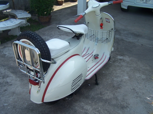 ขาย สองคัน ducati และ Vespa  คับ ราคาถูกสุดๆ แสนห้าเท่านั้น 0876767149 โทรเลย