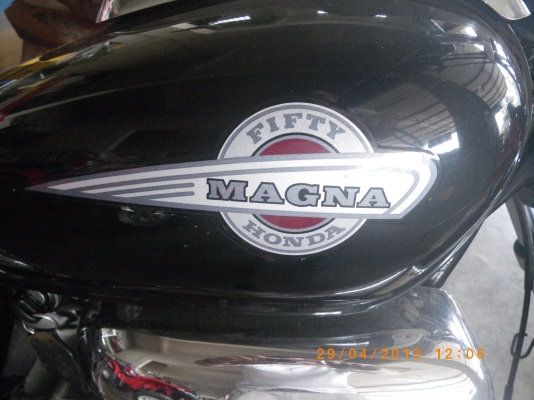 Honda Magna