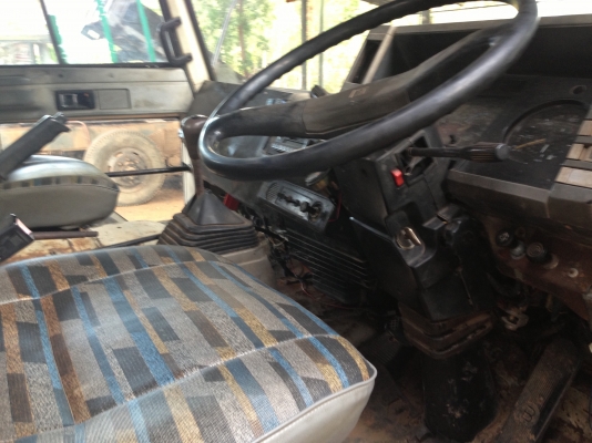 ISUZU ROCKY FRR 175 HP 6BG1 รถบรรทุก 6 ล้อติดเครน UNIC 3 ตัน 3 ปลอกยืดสภาพดีพร้อมใช้งาน กระบะพื้นเรียบความยาว 6 เมตร เครื่องแห้งแรงดี หัวเก๋งสวยไม่ผุภายในคอนโซลครบ พวงมาลัยเพาเวอร์ เบรคทริ๊ปฟี้ ช่วงล่างใหญ่คัชซีสวย ยาง 8.25 ขอบ 16 เอกสารทะเบียนภาษีครบพร้อ