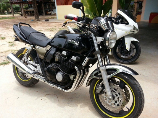 ขาย XJR400 ปี99 ประกอบใหม่ๆๆเครื่องโคตรแรง เดินเบามาก เสียสรรพสามิตรแล้วทุกอย่างเกือบ100\%