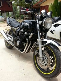 ขาย XJR400 ปี99 ประกอบใหม่ๆๆเครื่องโคตรแรง เดินเบามาก เสียสรรพสามิตรแล้วทุกอย่างเกือบ100\%