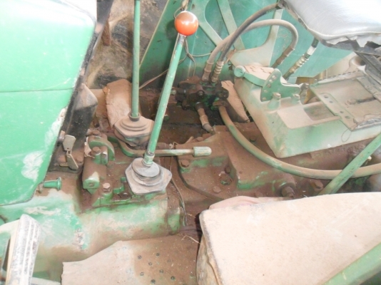 ขอขายรถไถจอนเดียร์รุ่น2130