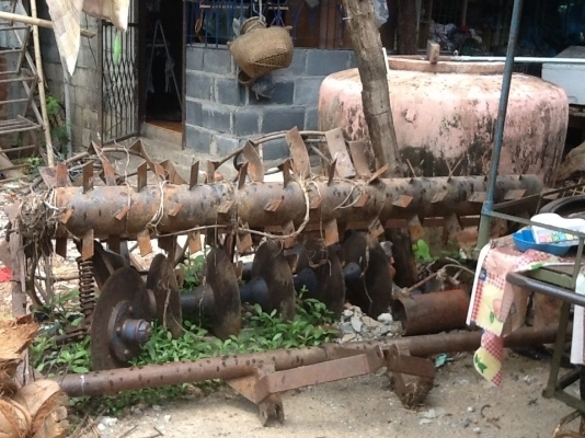 ขายรถไถKUBOTA L2201 พร้อมอุปกรณ์หลายอย่างแถมให้ราคา 85000