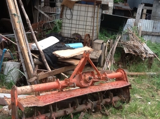 ขายรถไถKUBOTA L2201 พร้อมอุปกรณ์หลายอย่างแถมให้ราคา 85000