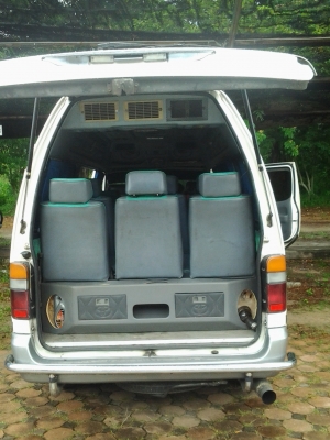 ขายรถตู้TOYOTAหลังคาสูง ติดต่อคุณหนึ่ง0901236595