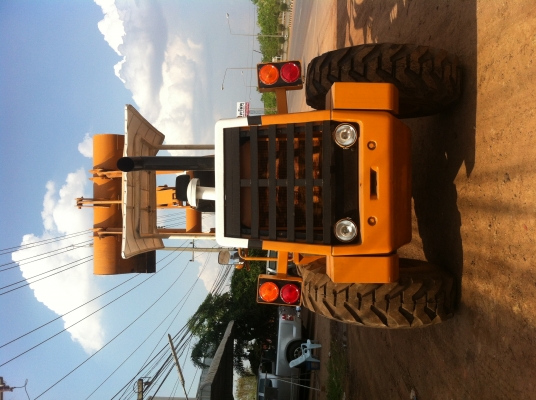 ขายด่วน KOMATSU 510 เครื่องยต์ฟิตใหม่ ระบบเบรคใหม่ ยางใหม่ 4 เส้น เกียร์ดี ทอร์คดี ทำสีใหม่ ต่อแขน ขยายบุ้งกี๋แล้ว สภาพพร้อมใช้งานได้ทันที จัดส่งฟรีทั่วประเทศ ราคาคุยกับเข้าของโดยตรง