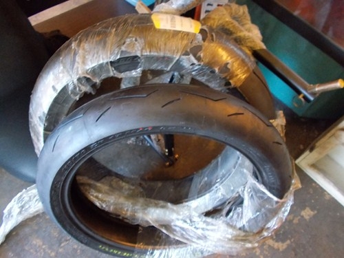 ขายยางใหม่พีแรลลี่หน้า110หลัง150รุ่นตะเกียบหักปี2011