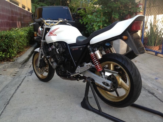 CB 400 ปี 93 พร้อมใช้งานเลยครับ CB 400 ปี 93 พร้อมใช้งานเลยครับ